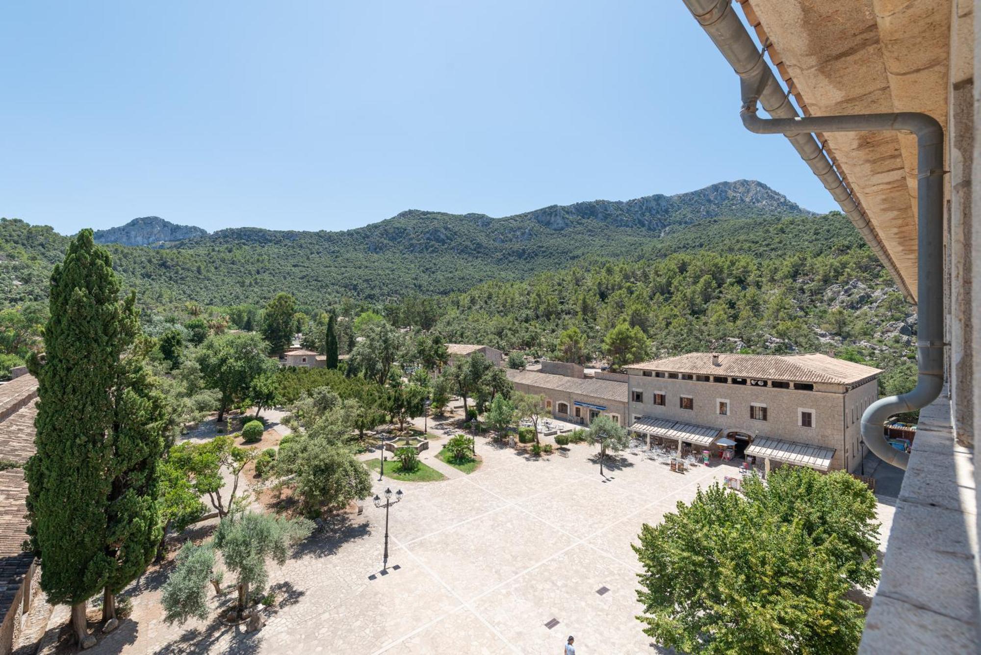 Santuari De Lluc Hotel Exterior photo
