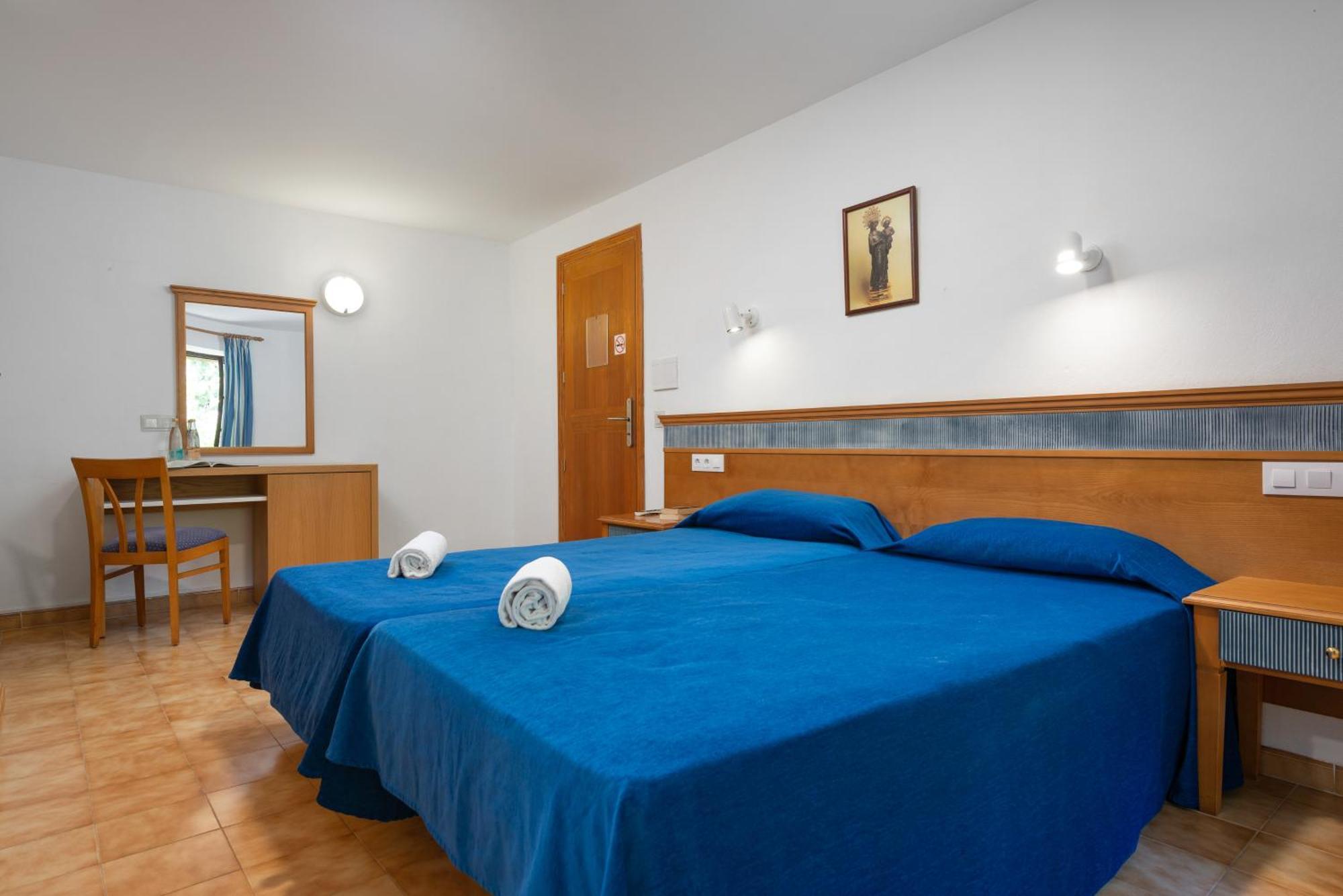 Santuari De Lluc Hotel Room photo