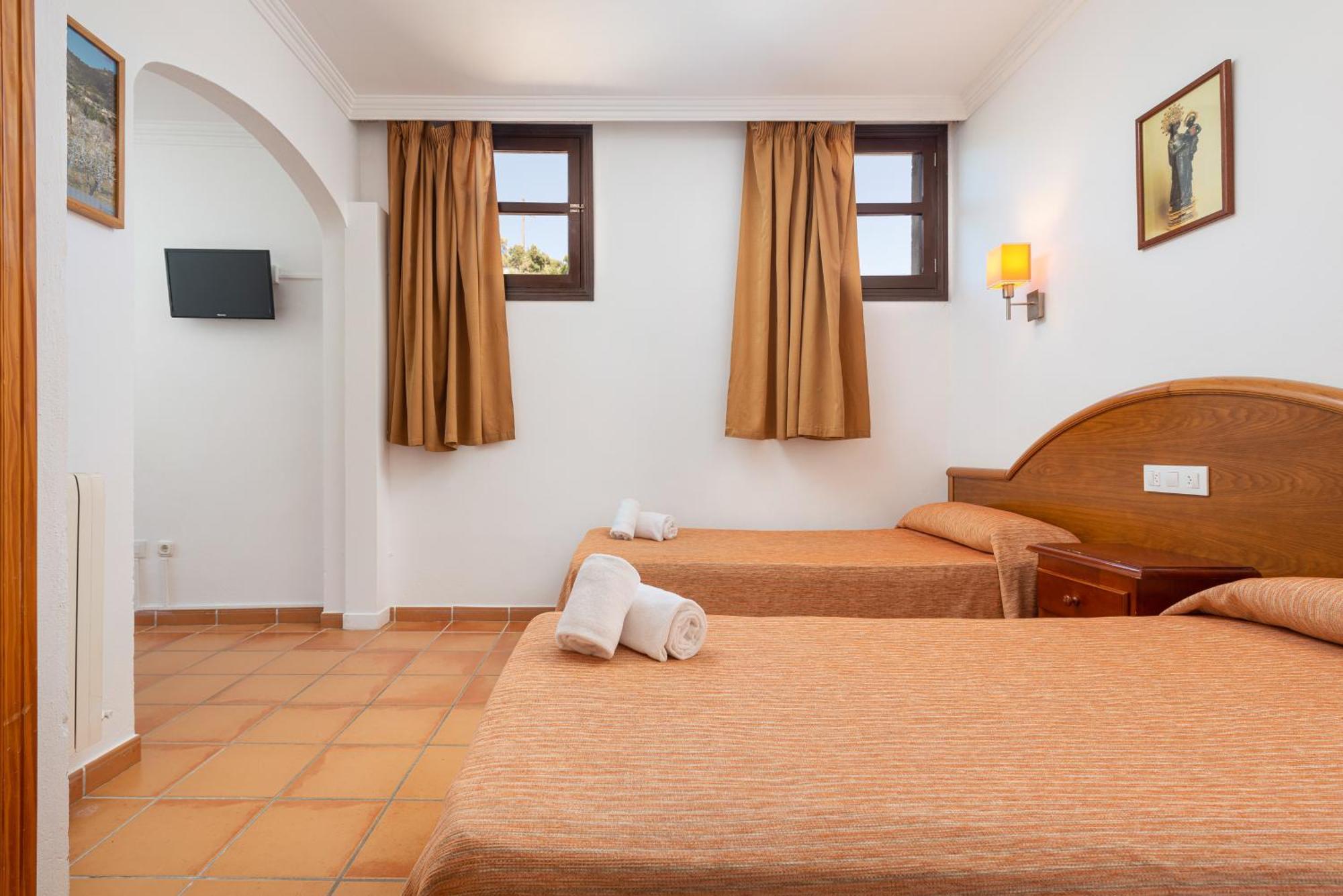 Santuari De Lluc Hotel Room photo